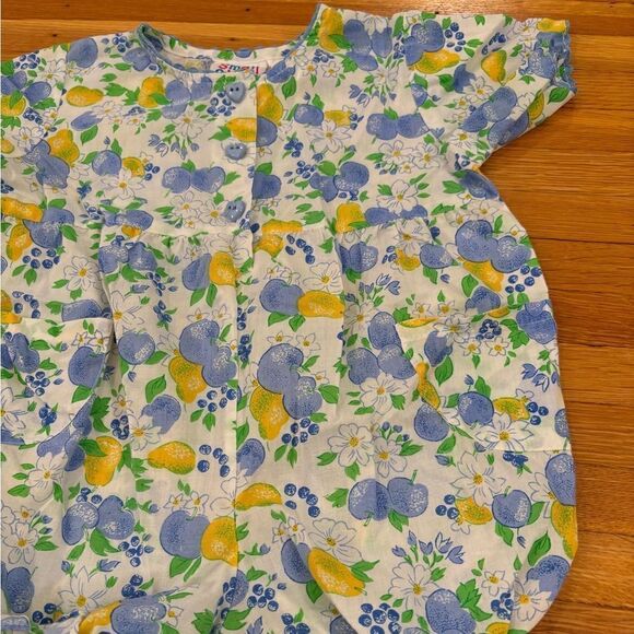 Small Steps Vintage Floral Fruit Lightweight Romper white/blue/green/yellow - Picture 2 of 5